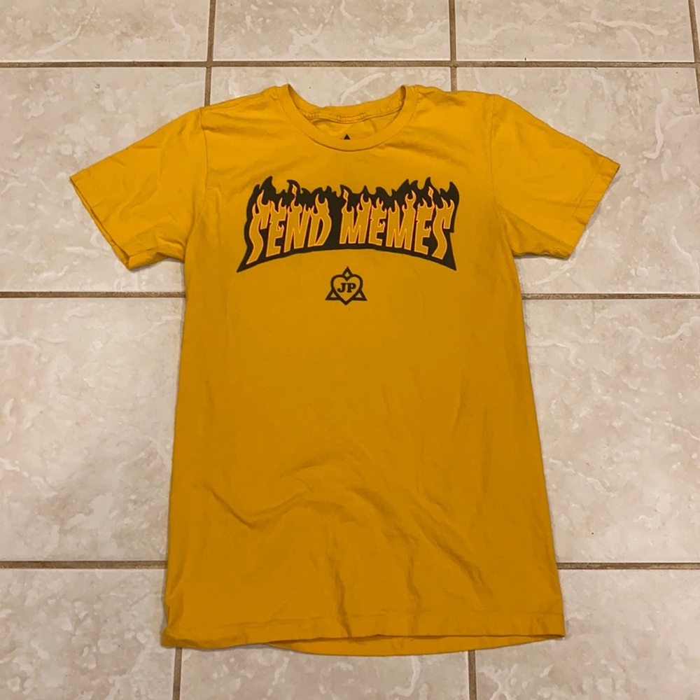 ! Send Memes T-shirt SMALL in good condition